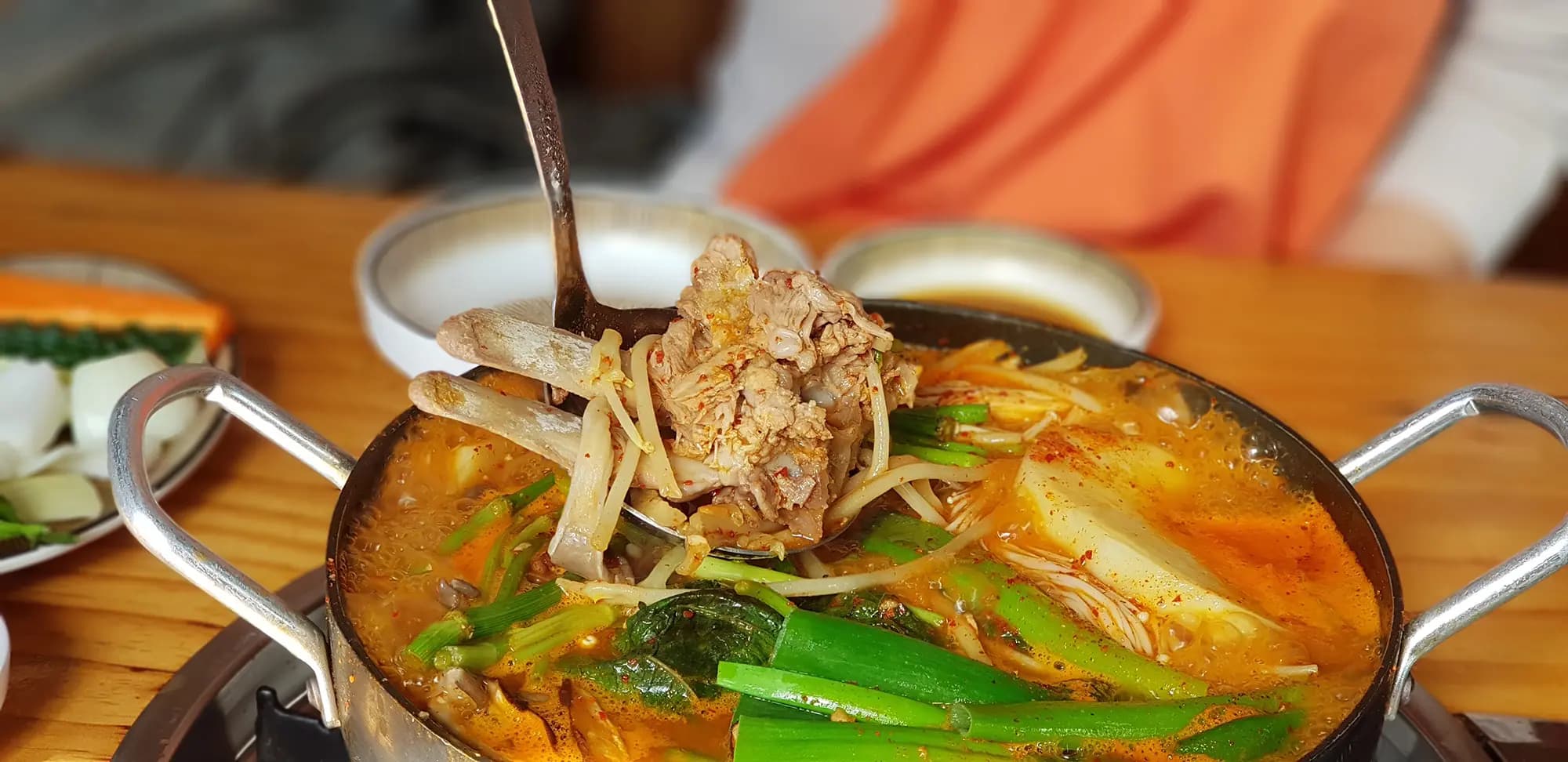 쌀쌀한 계절, 국물이 당긴다! <제주시 속풀이 국물 맛집>
