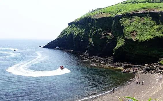 劍墨灘 (Geommeolle Beach)