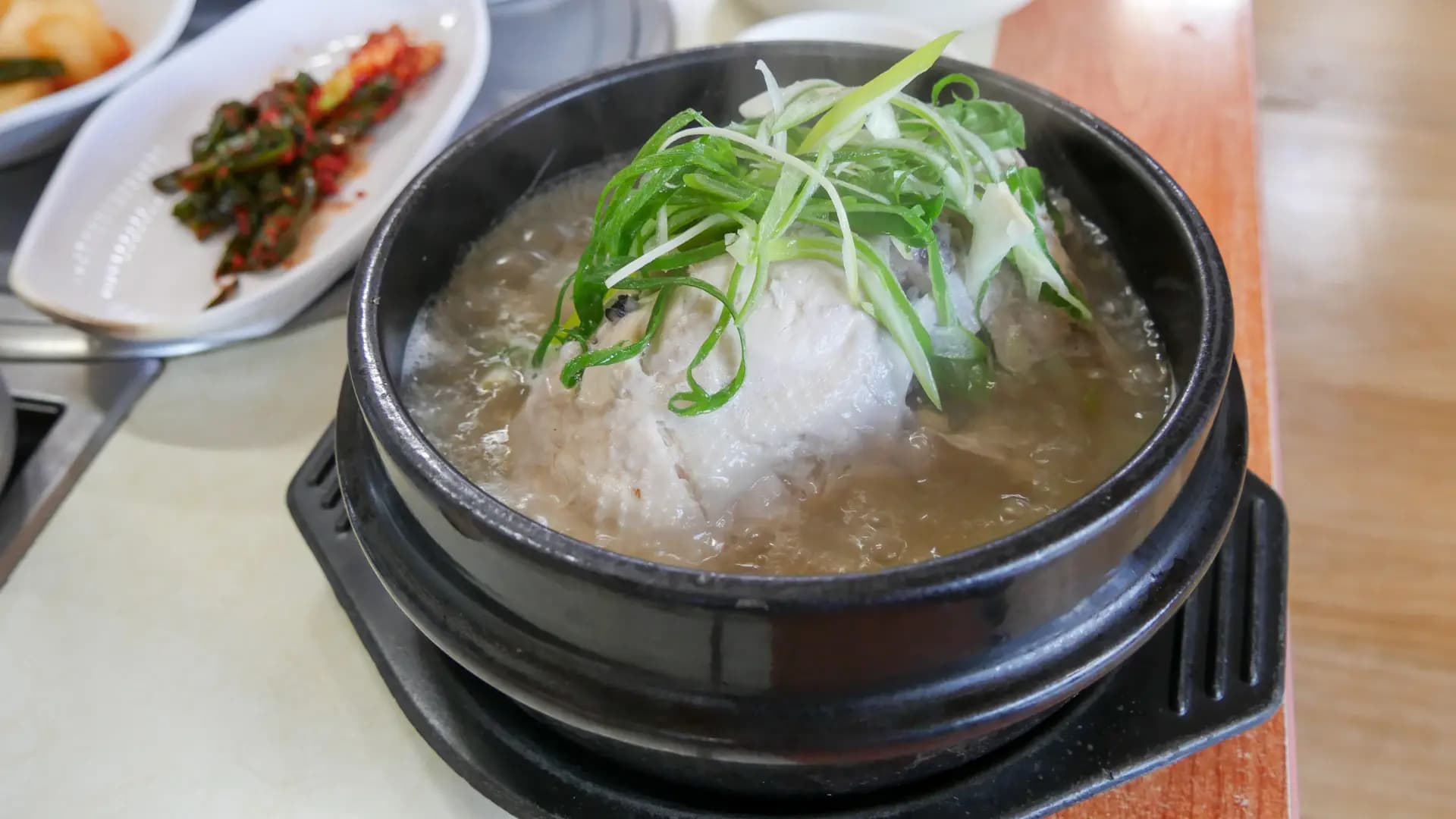 果園屋 (Gwasureonjip)