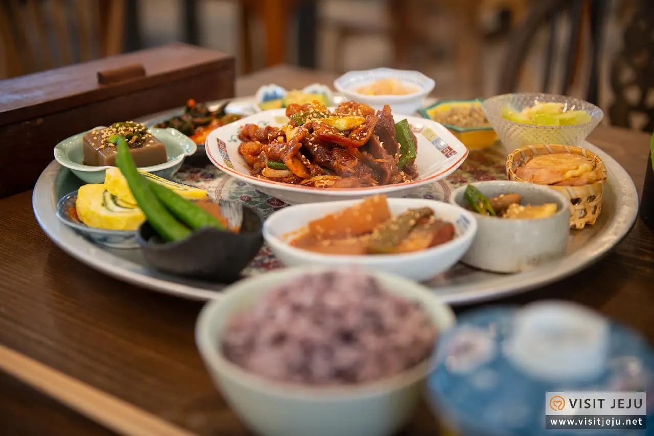 여럿도 좋지만 혼자는 더 좋아,  맛도 분위기도 좋은 <혼밥 식당>