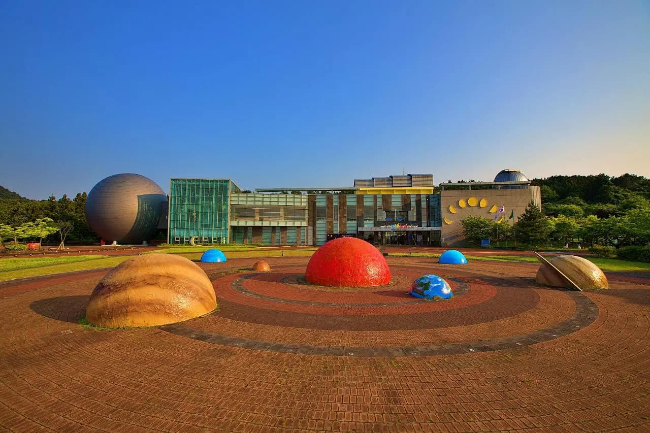 Jeju Starlight World Park and Planetarium(temporary closure)